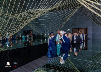 Japon/Expo 2025 : le premier ministre Amadou Oury Bah visite le stand futuriste 