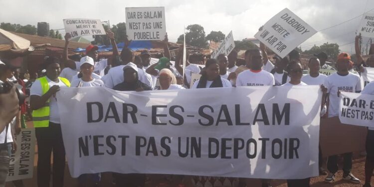 Décharge de Dar es Salam : les riverains tirent la sonnette d’alarme à travers un sit-in citoyen