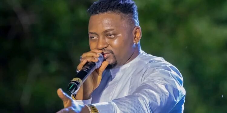 Mali : Azaya honoré par un somptueux cadeau d’Issiaka Samassékou