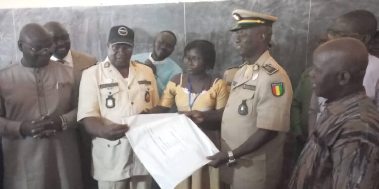 N’Zérékoré : 23 296 candidats affrontent le BEPC 2025 sous les encouragements du gouverneur