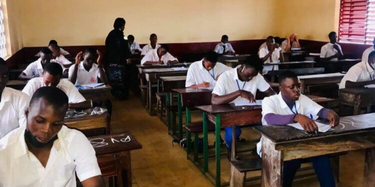 Bac 2025 : interdiction formelle des activités commerciales à proximité des centres à Conakry