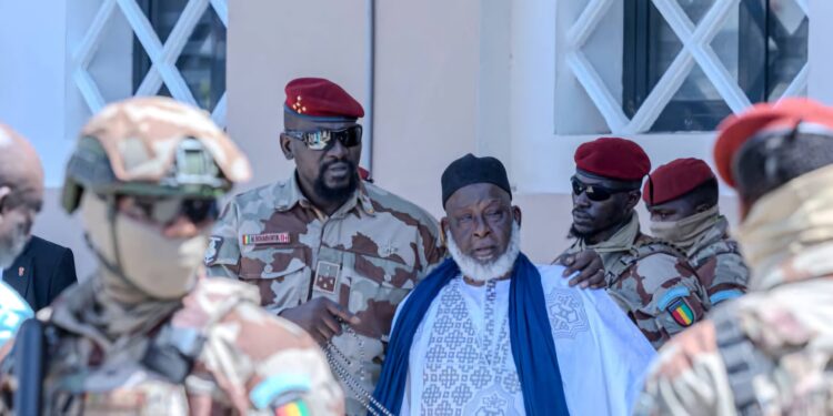 Elhadj Saliou Camara : « C’est la première fois qu’un chef d’État vient jusqu’à mon salon, que Dieu … »