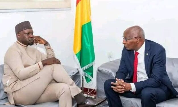 La question du jour : Après plusieurs années de tension politique entre le Sénégal et la Guinée, notamment sous les régimes Macky et Alpha, à votre avis, le séjour de 48h à Conakry, d’Ousmane Sonko traduit-il des relations plus apaisées entre les deux voisins?