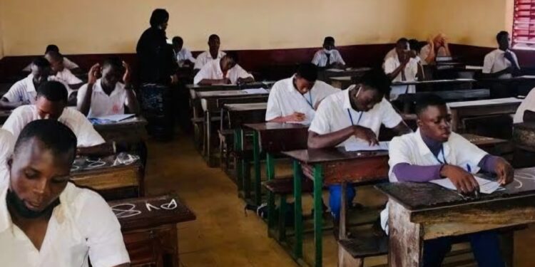 Tricherie au bac à Guéckédou : des surveillants dans le collimateur de la justice