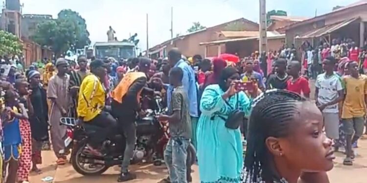 Kindia : manifestation dans les quartiers Cacia 3 et Koliady 1 contre l&rsquo;absence d&rsquo;électricité