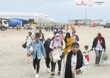 Aéroport AST : 125 migrants guinéens regagnent le pays en provenance d’Égypte