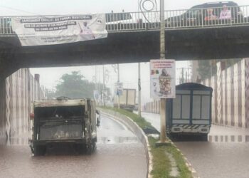 Fortes pluies à Conakry : plusieurs axes routiers bloqués, la circulation paralysée