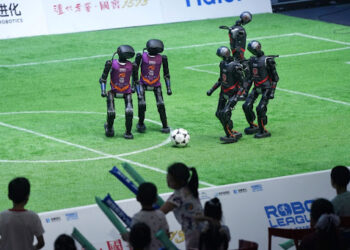Chine : un match de football entre robots autonomes organisé à Beijing