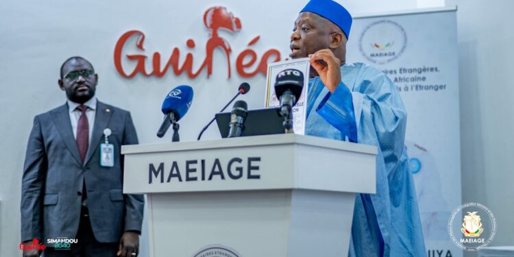 Remise du projet de nouvelle constitution aux diplomates : «la Guinée entre de plain pied dans le monde constitutionnel », Dr Morissanda.