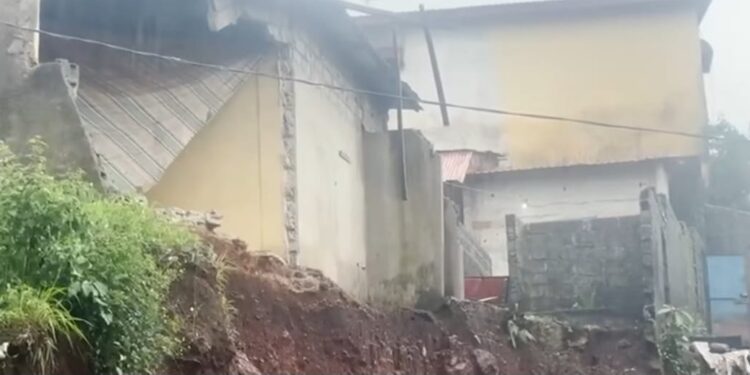 Fortes pluies à Conakry: 2 bâtiments emportés, un homme sauvé de justesse à Gbessia