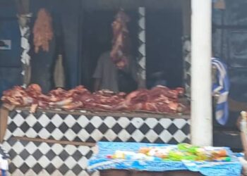 Conakry: des citoyens alertent sur la vente d’aliments exposés à l’air libre