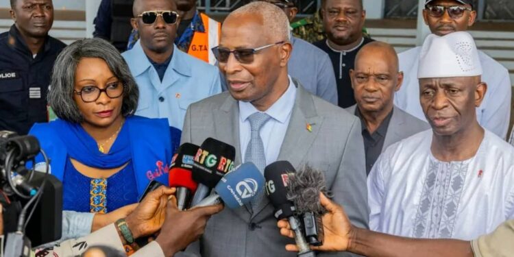 Référendum du 21 septembre : le gouvernement réceptionne du matériel pour la fabrication des cartes d’électeurs