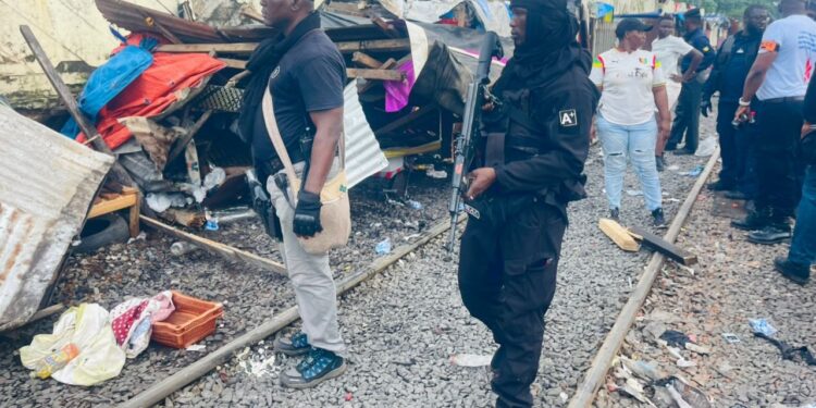 Conakry : la police s’attaque aux repaires de drogue le long des rails