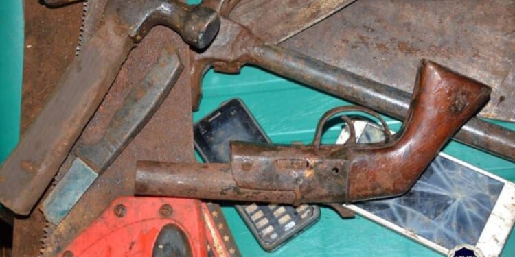 Ratissage à Kaporo-Rails : 12 interpellations et un pistolet saisi