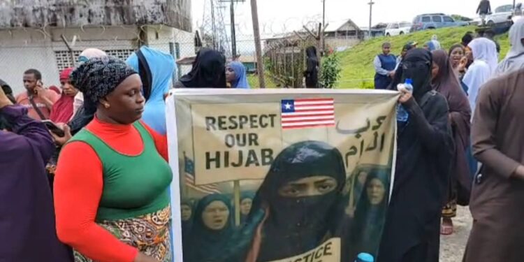 Libéria: des Guinéens manifestent après l’agression par la police d’une compatriote voilée 