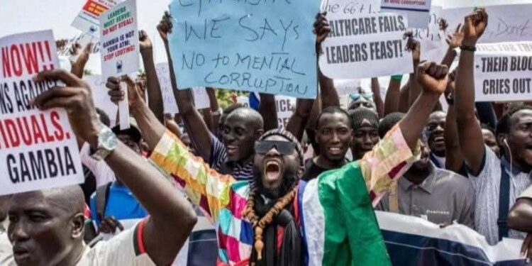 Gambie: forte mobilisation citoyenne contre la corruption et l’impunité