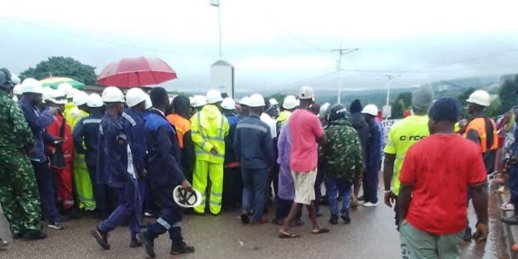Fria : les travailleurs de Rusal dans la rue pour dénoncer leurs conditions de travail