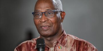 Bah Oury à Cosa : « Il ne faudrait plus que des gens viennent vous donner de l&rsquo;argent pour brûler des pneus »