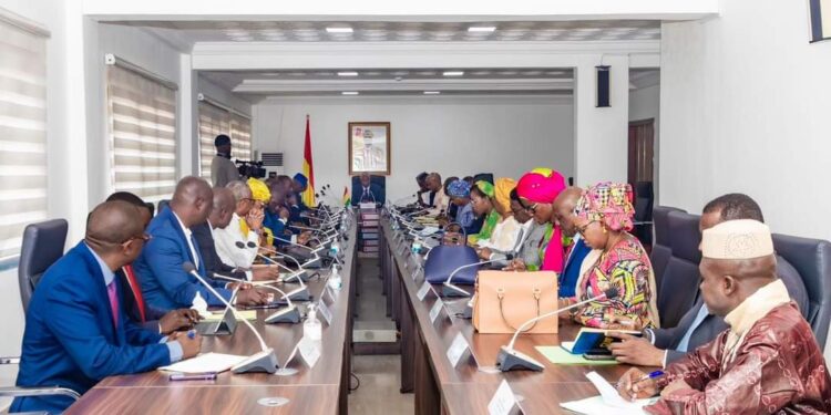 La question du jour : Faisant état d’un blocage politique actuel et d’une crise de confiance dans le pays, êtes-vous d’avis avec le président du parti RRD, Abdoulaye Kourouma, que le gouvernement Bah Oury devrait démissionner?