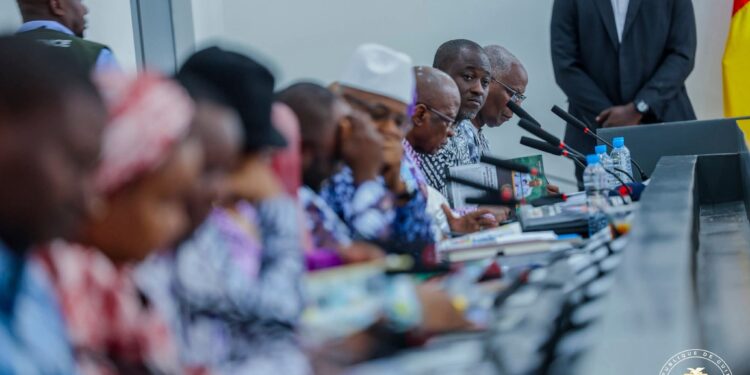 La question du jour : La prise de fonctions des nouveaux membres du gouvernement, le vendredi 1er août 2025, soit au lendemain de leur participation au Conseil des Ministres, constitue-t-elle, à votre avis, une entorse à la tradition républicaine?