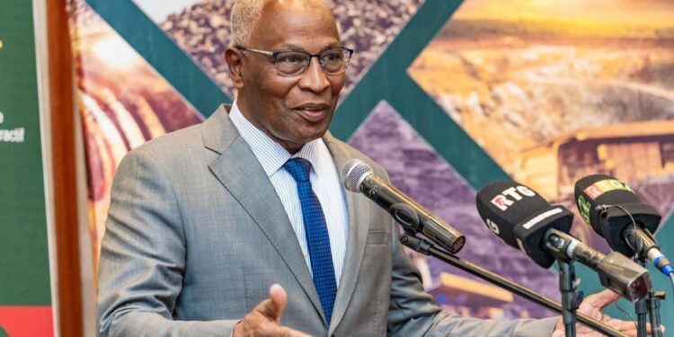Projet de Constitution : « rien n’interdit une candidature du général Doumbouya », Bah Oury