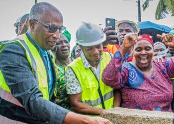 Santé publique: pose de la première pierre pour la construction d’un centre de santé moderne à Matoto 