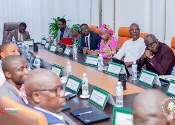 Ministère de l’Énergie: Namory Camara entame sa tournée de prise de contact par une visite à Électricité de Guinée (EDG)