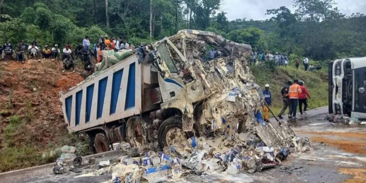 Collision meurtrière entre 2 camions à Kindia: 2 morts et plusieurs blessés