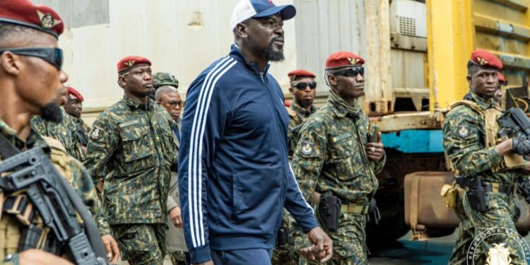 Kaloum : le Président Doumbouya en visite inopinée dans certains départements