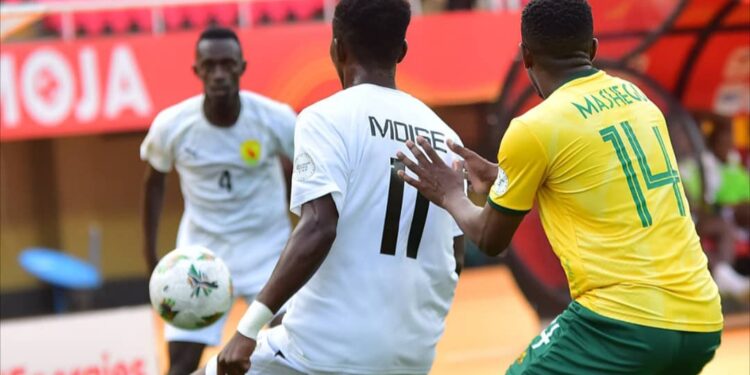 La question du jour : Battu par l’Ouganda et l’Afrisue du Sud, et en attendant une impérieuse mais large victoire face à l’Algérie, le Syli local peut-il encore, à votre avis, se qualifier au tour suivant du CHAN 2025?