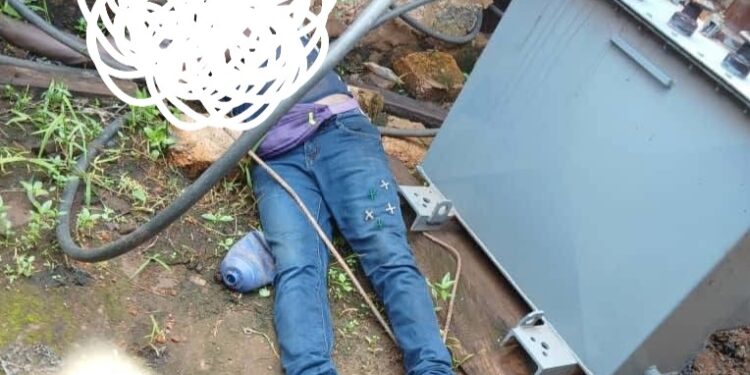 Kindia/Caravansérail : le corps d’un jeune souffrant de troubles mentaux, retrouvé près d’un transformateur