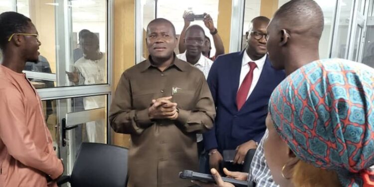 RGPH 4 : le ministre Ismaël Nabé salue l’avancement de la synchronisation des données collectées sur le terrain.