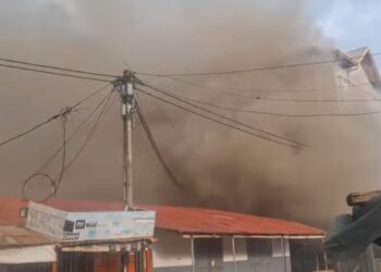 Lambanyi : incendie en cours au carrefour Rex