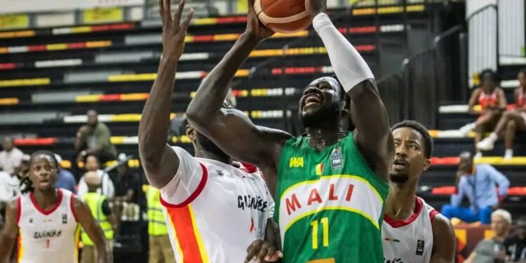 Afrobasket 2025 : la Guinée éliminée par le Mali après un derby intense