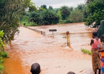 Boké/Sangarédi : de fortes pluies coupent la commune rurale en deux 