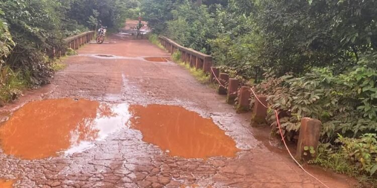 Infrastructures endommagées à Koubia: le pont de Matakaou fermé aux poids lourds