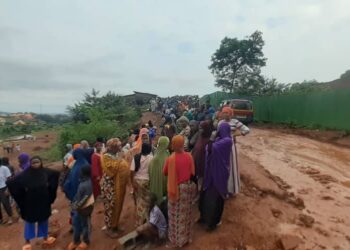 Drame de Manéah : solidarité et inquiétudes persistent autour des recherches