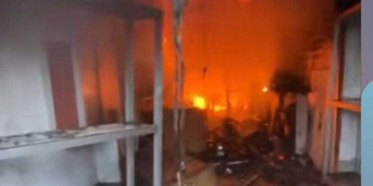 Incendie au grand marché de Coyah : pas de pertes en humaines, mais d’importants dégâts matériels