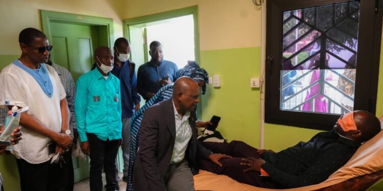 Agression de Daouda Bah: le ministre de l’Information dénonce « un acte inadmissible »