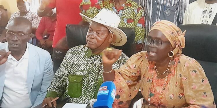 Rentrée des classes: le SLECG pose ses conditions au gouvernement