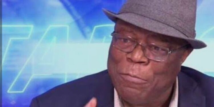 Dr Édouard Zotomou Kpogomou critique la tenue du conseil des ministres en plein drame humanitaire à Conakry