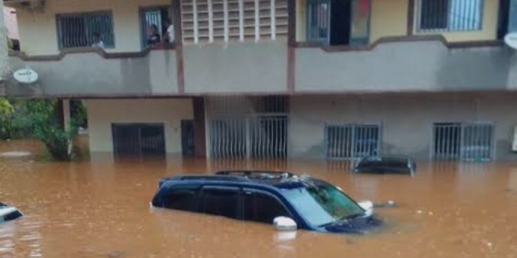 Inondations à Conakry: le nombre de morts passe à 18, un disparu