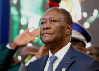 Présidentielle en Côte d’Ivoire : Alassane Ouattara dépose sa candidature et appelle à l’unité nationale