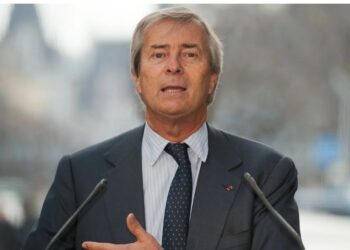 Qui sont ces magnats qui bousculent le paysage médiatique français ?