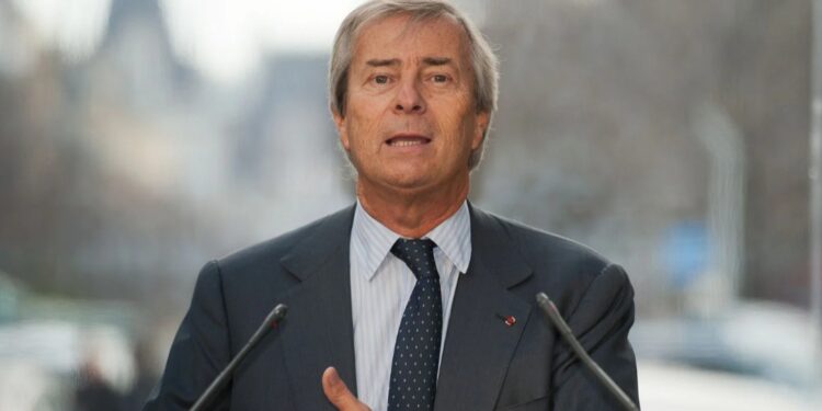 Qui sont ces magnats qui bousculent le paysage médiatique français ?