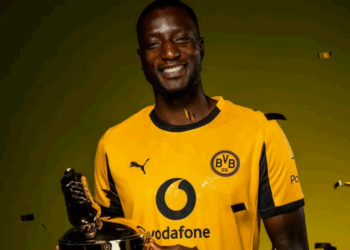 Football : Séhrou Guirassy reçoit son Soulier d’or après une saison stratosphérique