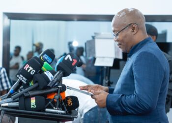 Budget du référendum: « je n’ai aucune idée des chiffres, mais…», répond le ministre Ousmane Gaoual