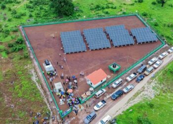 Énergie rurale: le ministre Namory Camara lance une centrale solaire de 110 KWc à Dinguiraye 