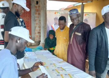 Boké : La distribution des cartes d’électeurs connaît de la lenteur, les conseillers communaux mis à contribution 