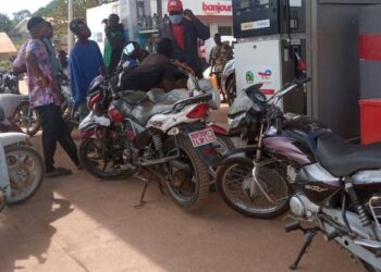 Crise de carburant à N’zérékoré : la ville paralysée, les citoyens à bout de forces